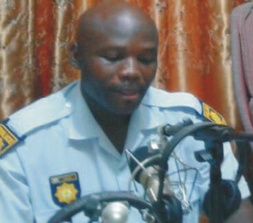 Laudium cops warn residents