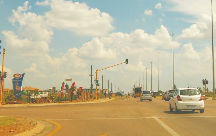 R55 - Cops go all out to nab speedsters