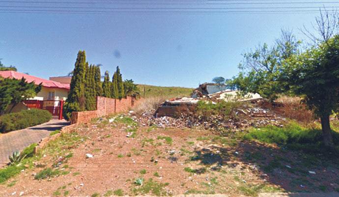 Ext 3 residents run down over derelict structure